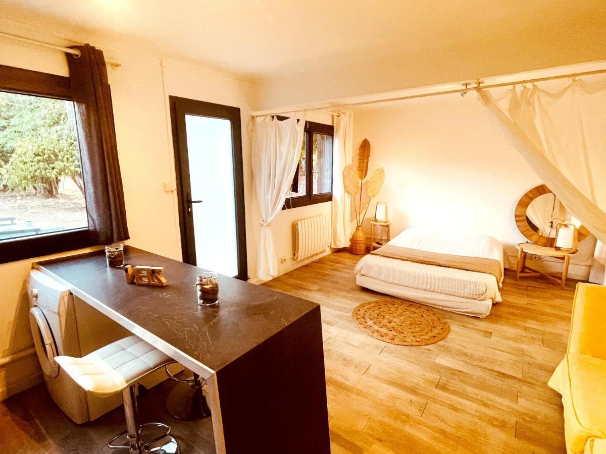 Superbe Appartement Boheme Dans Les Vignes Nimes Exterior foto