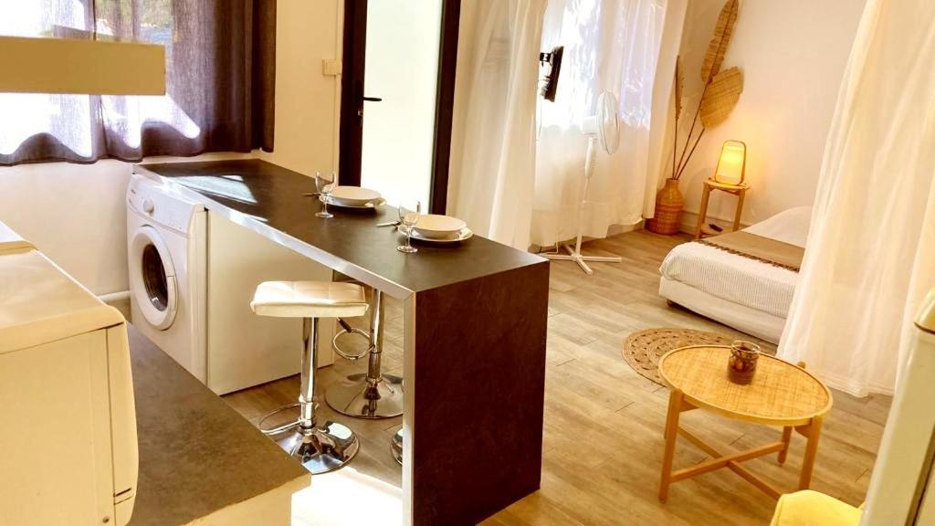 Superbe Appartement Boheme Dans Les Vignes Nimes Exterior foto