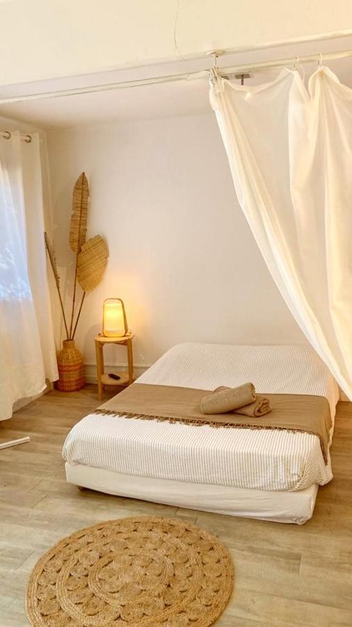 Superbe Appartement Boheme Dans Les Vignes Nimes Exterior foto