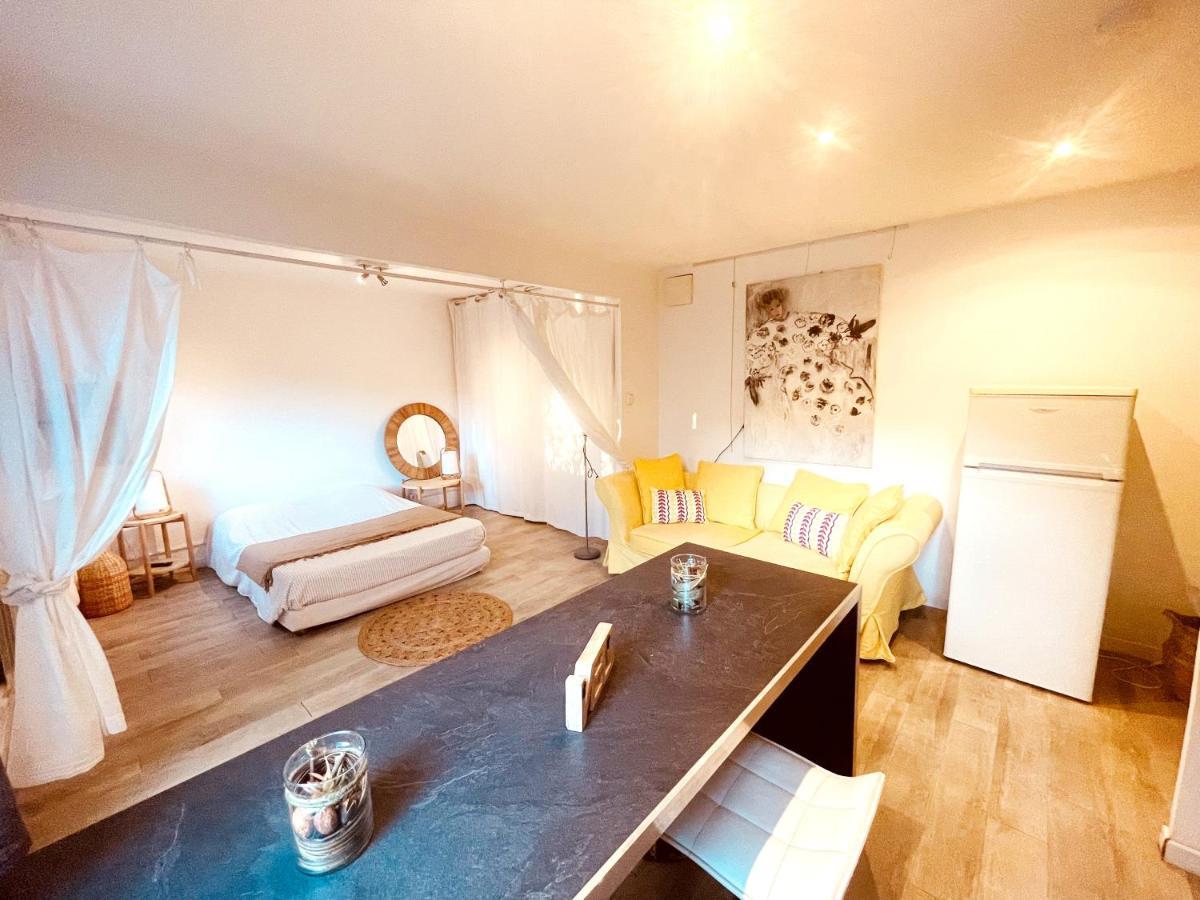 Superbe Appartement Boheme Dans Les Vignes Nimes Exterior foto