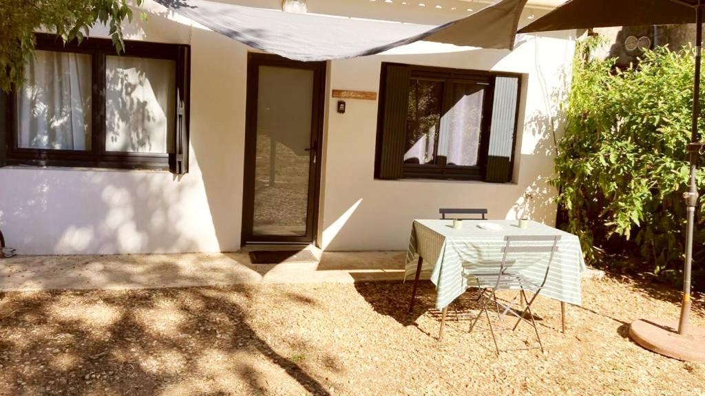 Superbe Appartement Boheme Dans Les Vignes Nimes Exterior foto